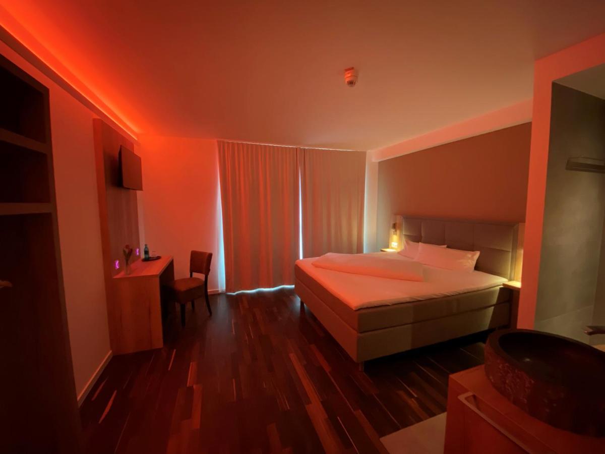 Hotel B4 Лимбург-ан-дер-Лан Экстерьер фото